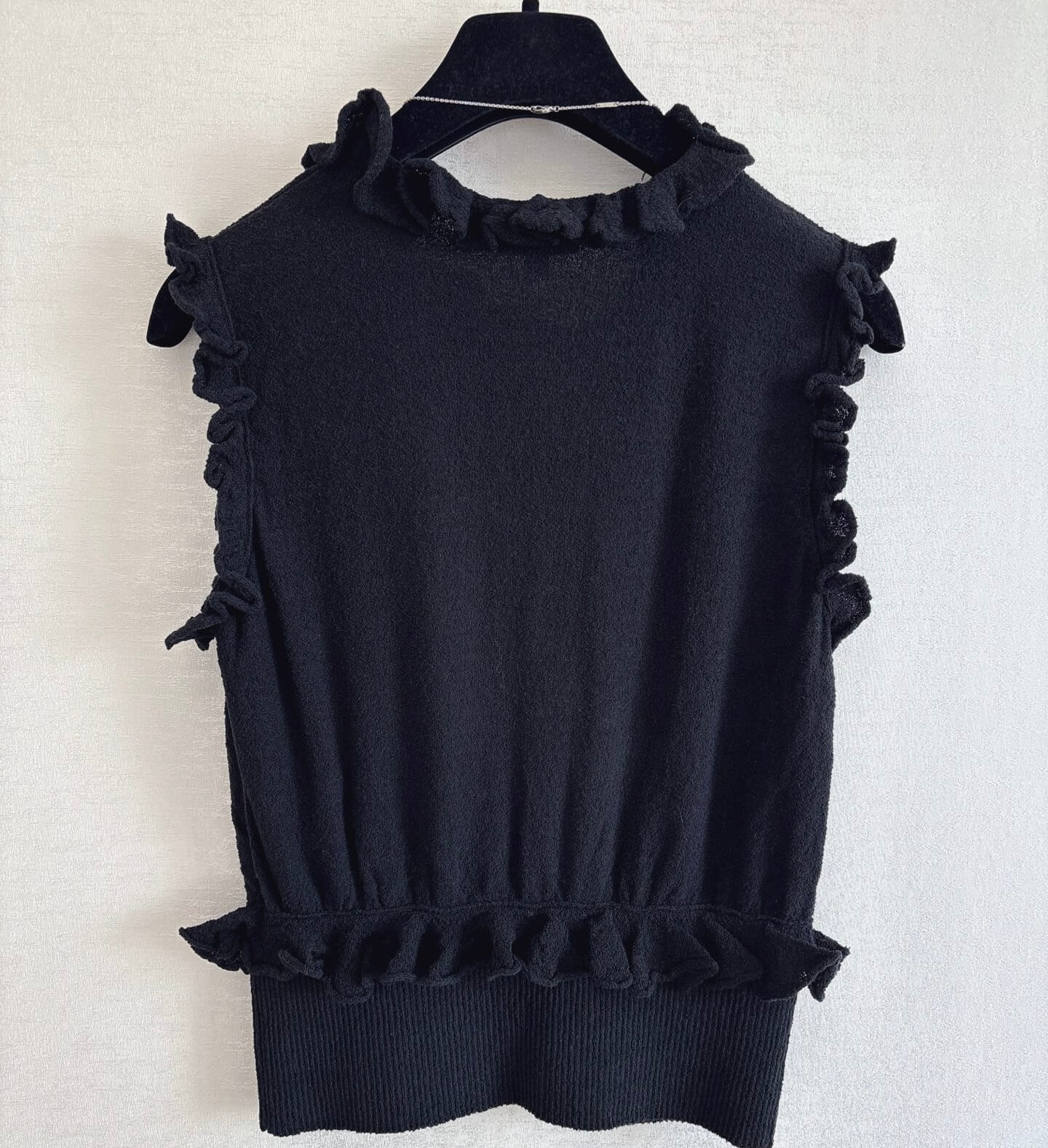 Ruffle-Trimmed Elegance Vest