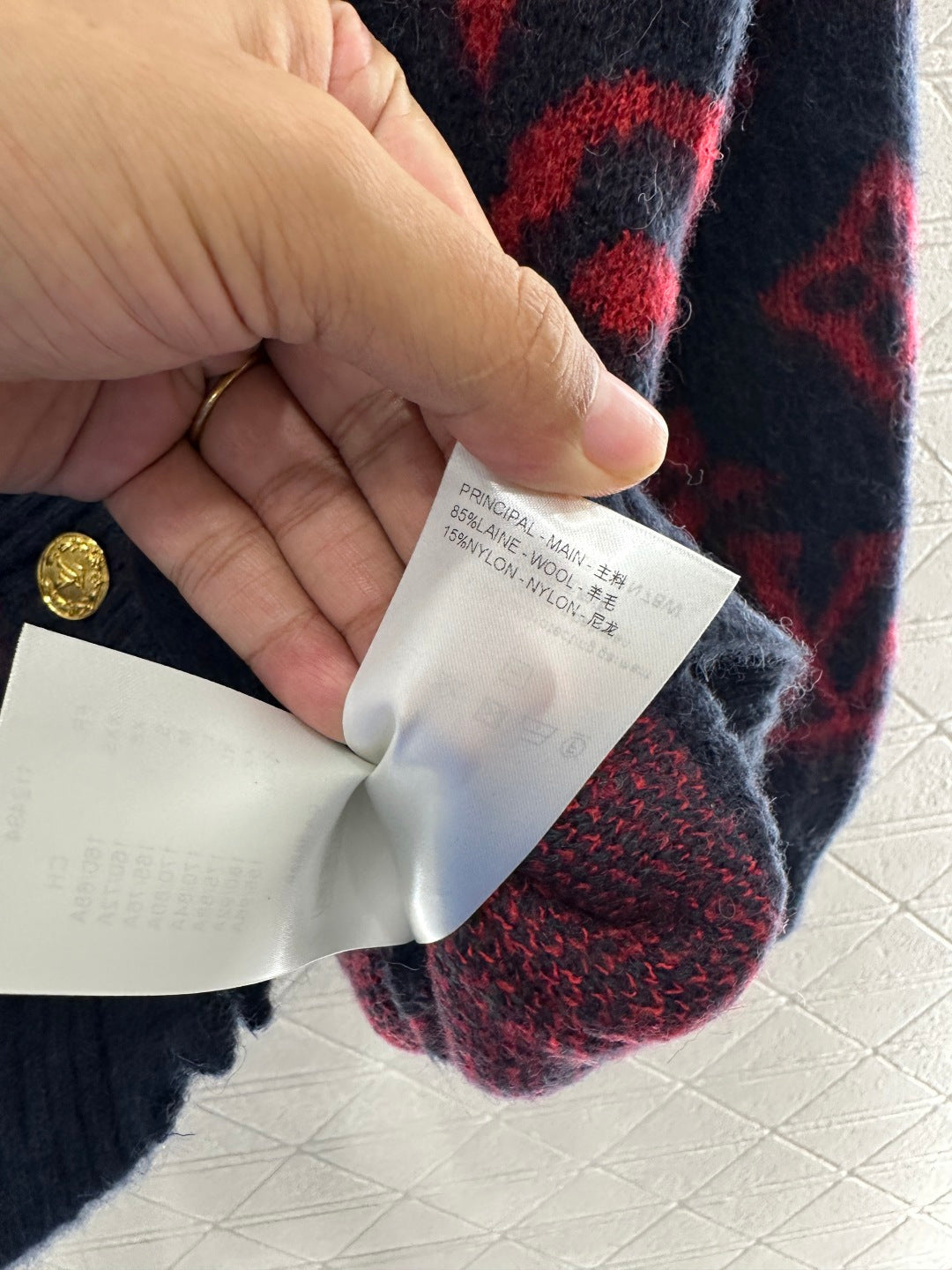 V-neck jacquard knitted cardigan