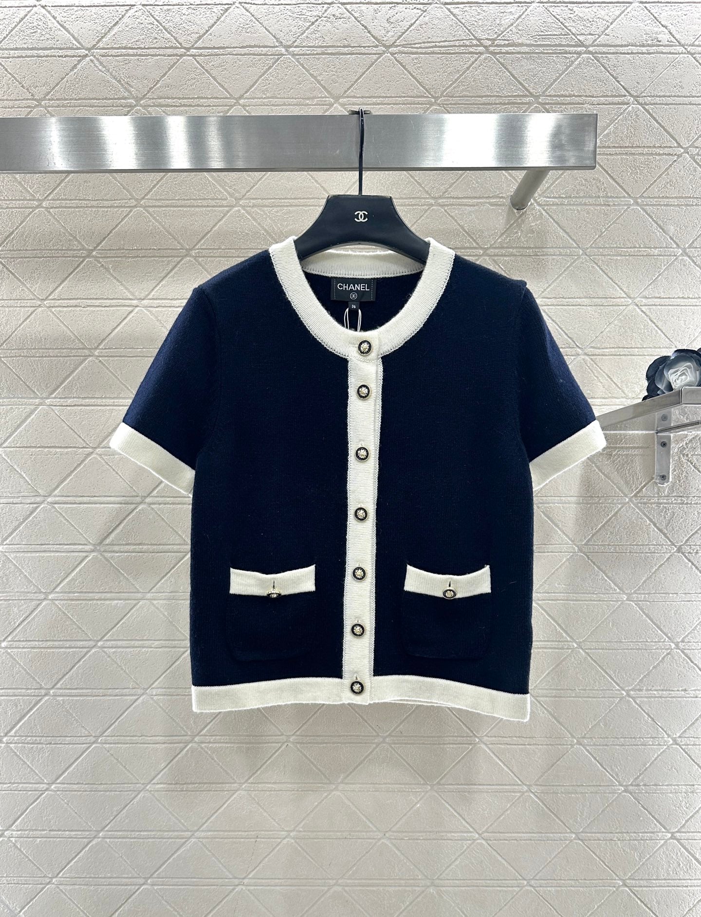 Color blocking edging short sleeved shirt