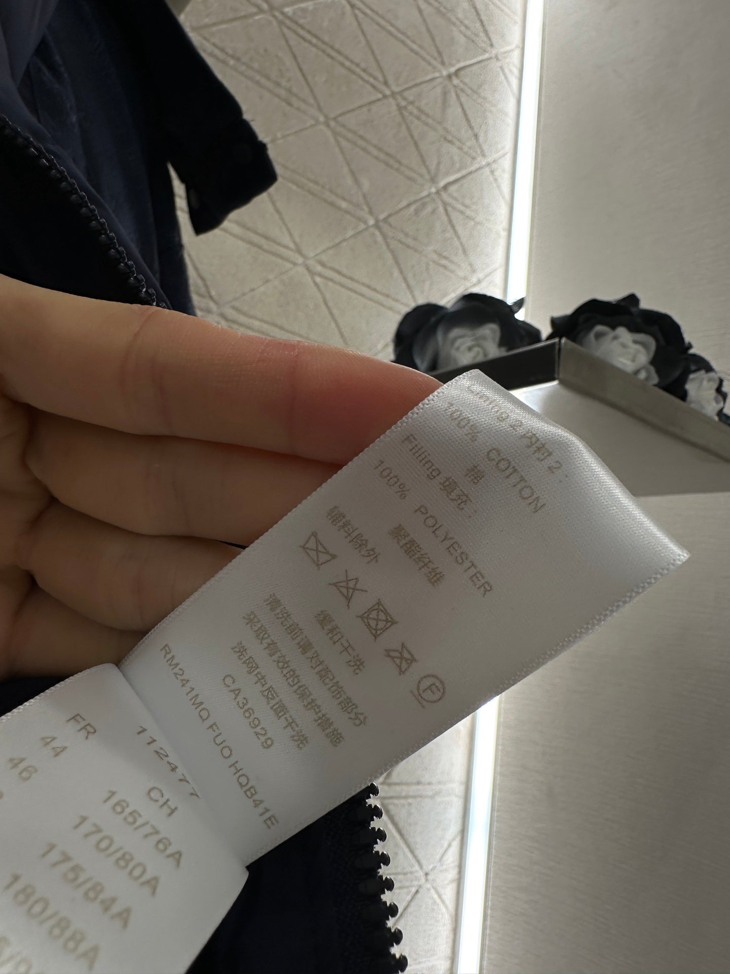 Detachable hooded jacquard down jacket