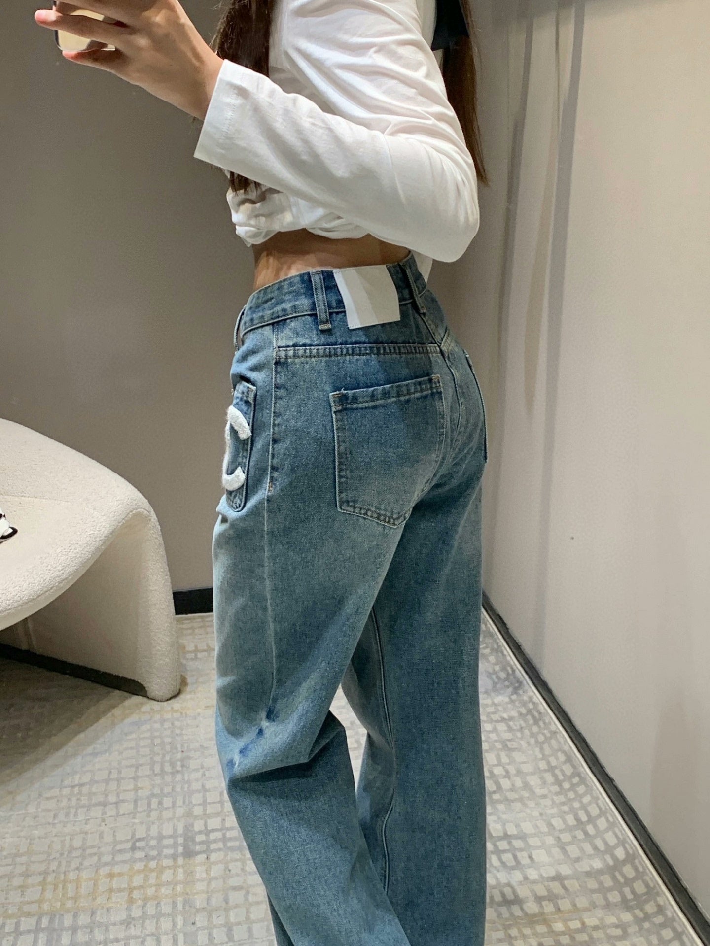 25 pairs of C terry embroidered straight jeans