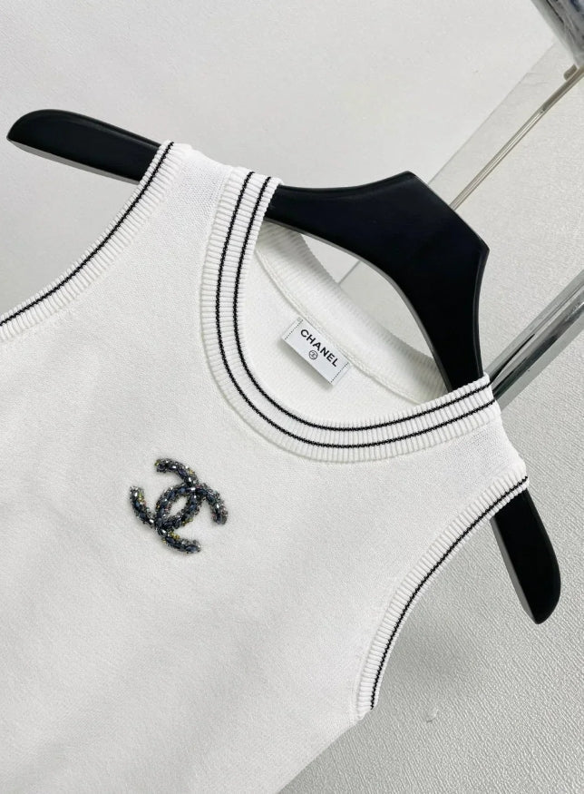 round neck vest with handmade beads on the chest