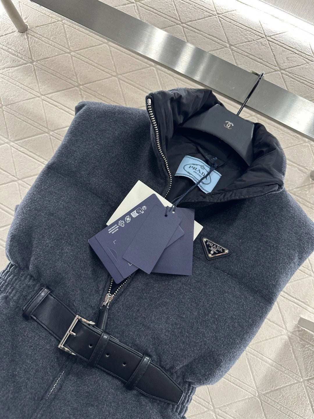 25fw Stand up collar, waist belt, down vest