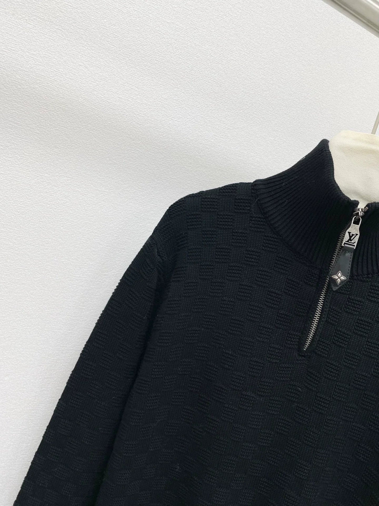 25fw Checkered dark patterned sweater