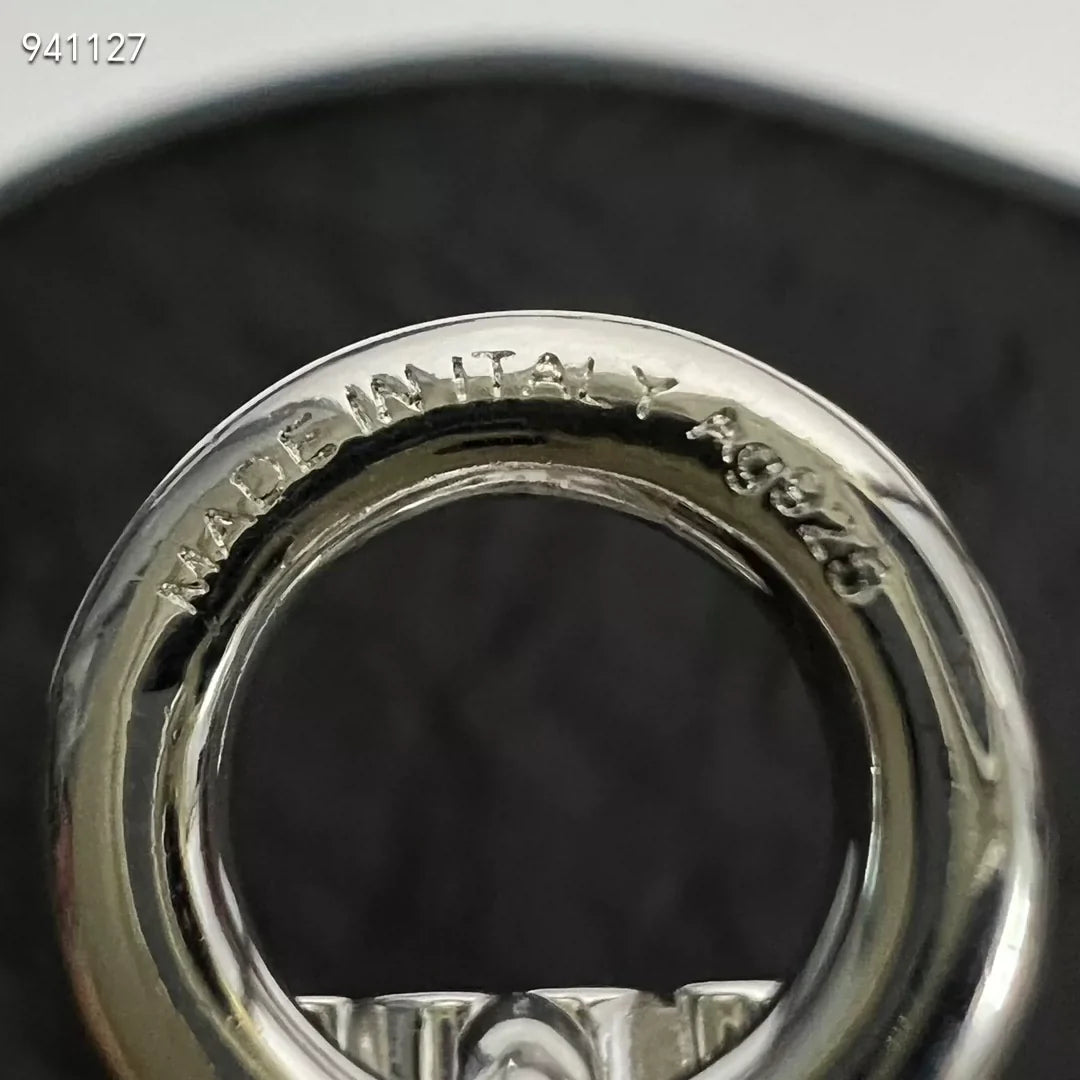 Wrapped three-dimensional necklace