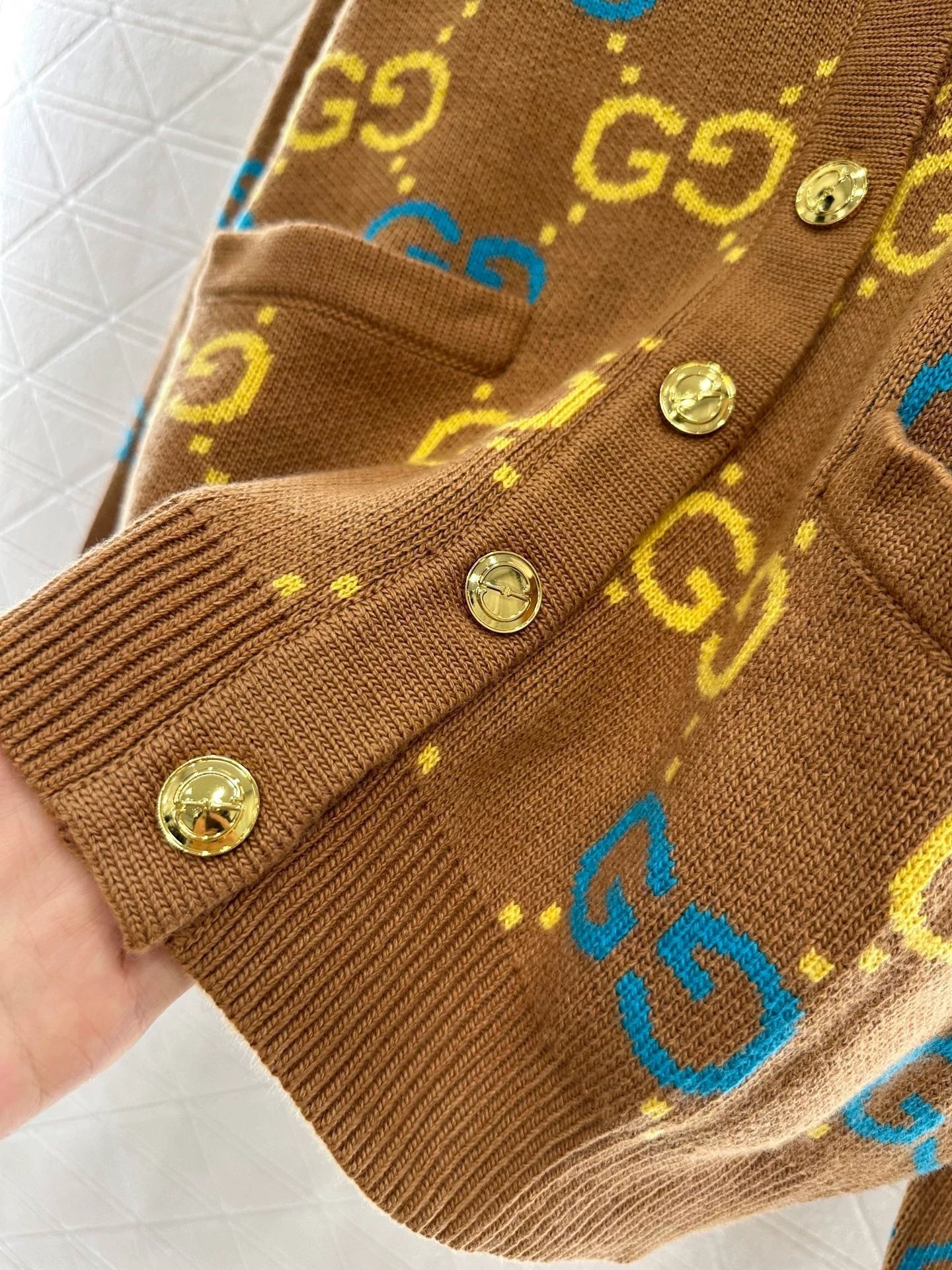 25 Jacquard knitted cardigan