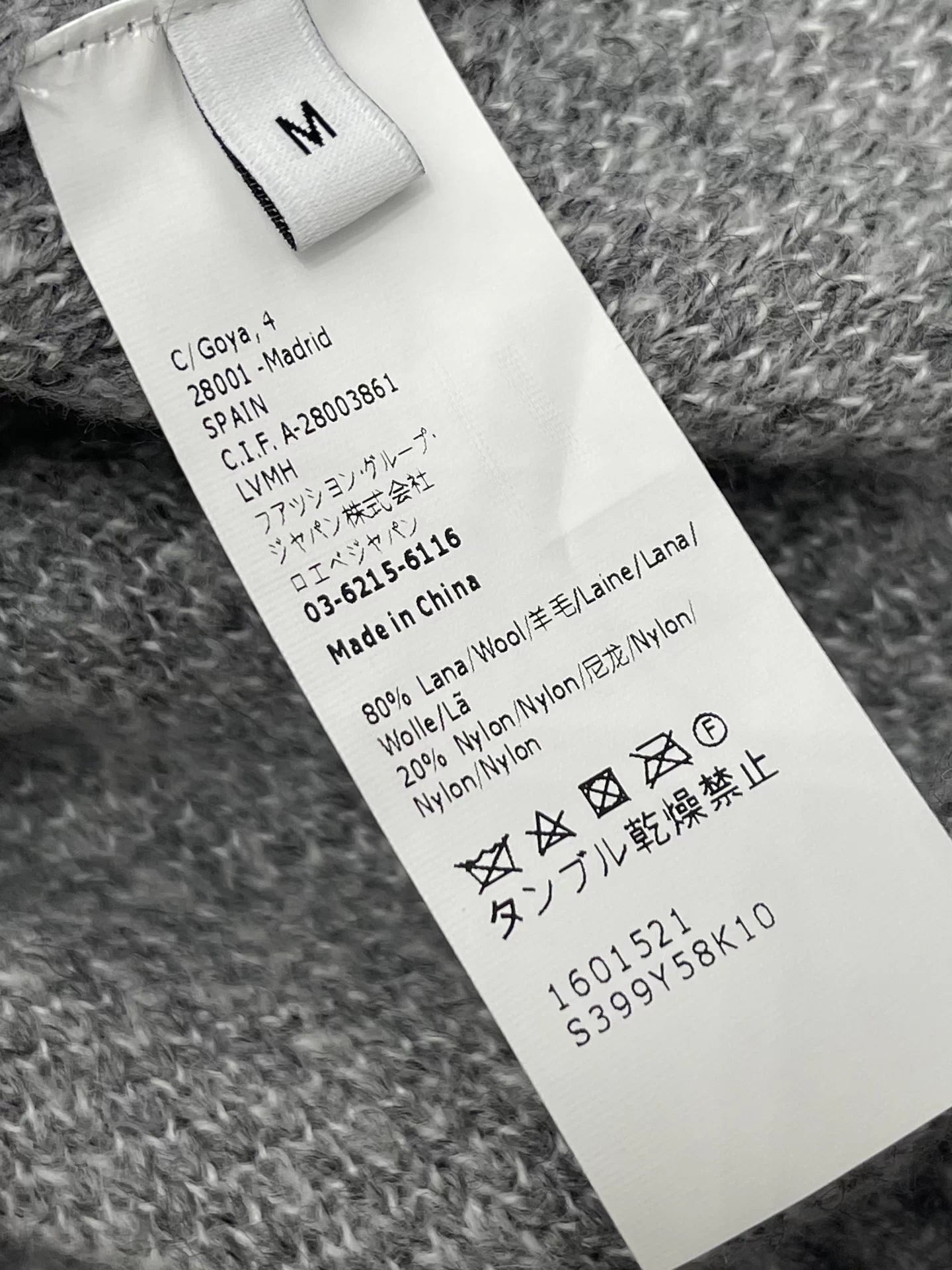 V-neck long sleeved cardigan