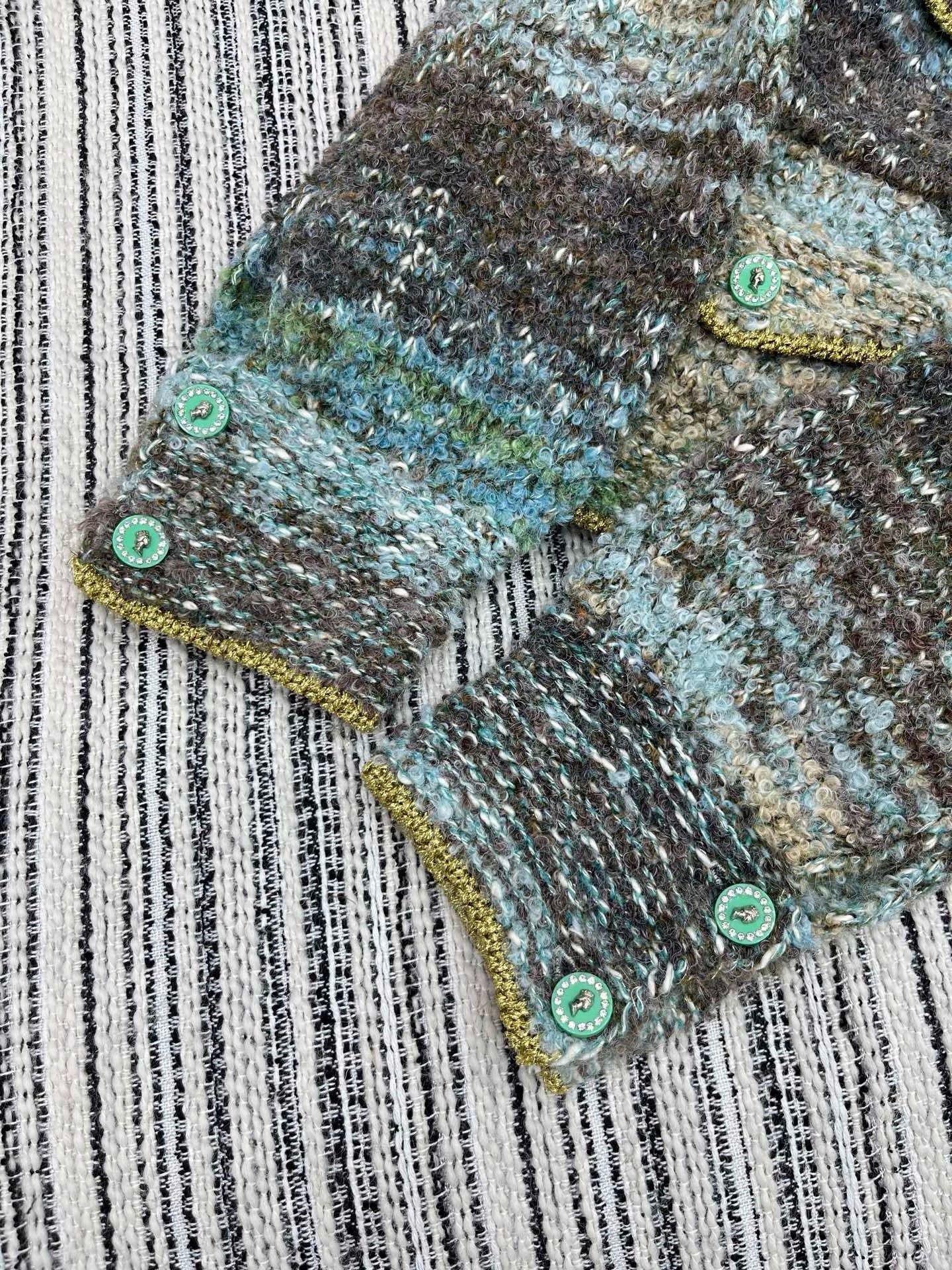 Diamond button lapel jacket