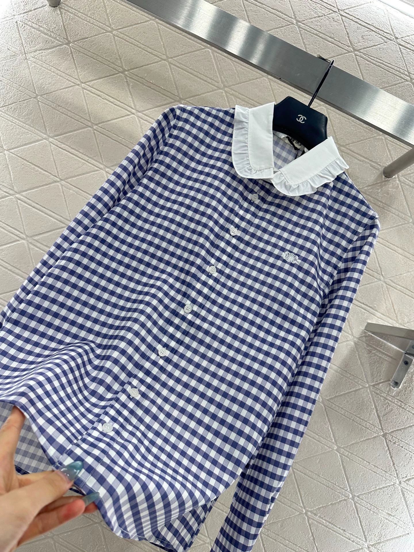 Lace collar blue and white checkered shirt