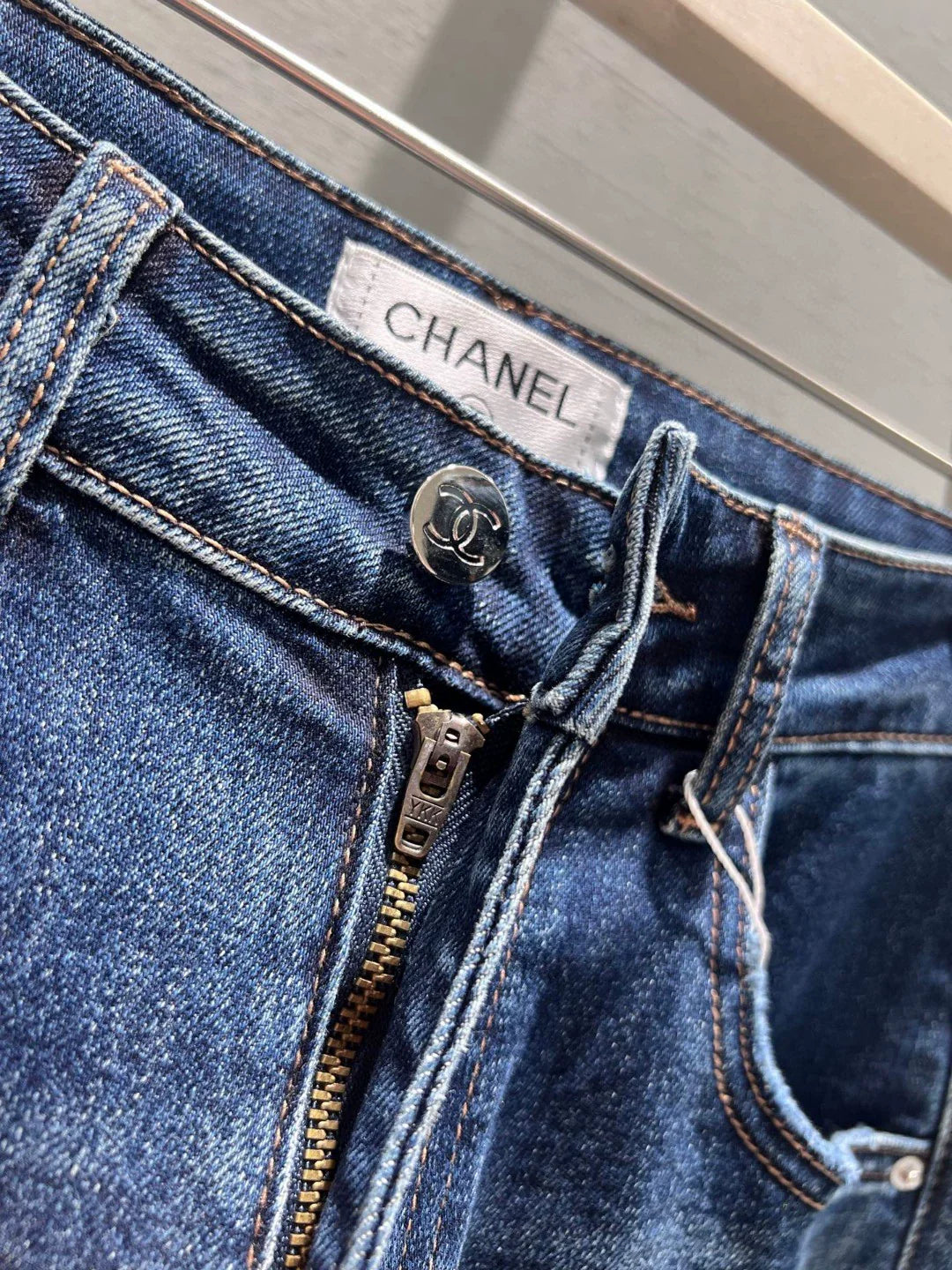 Wide-leg denim pants