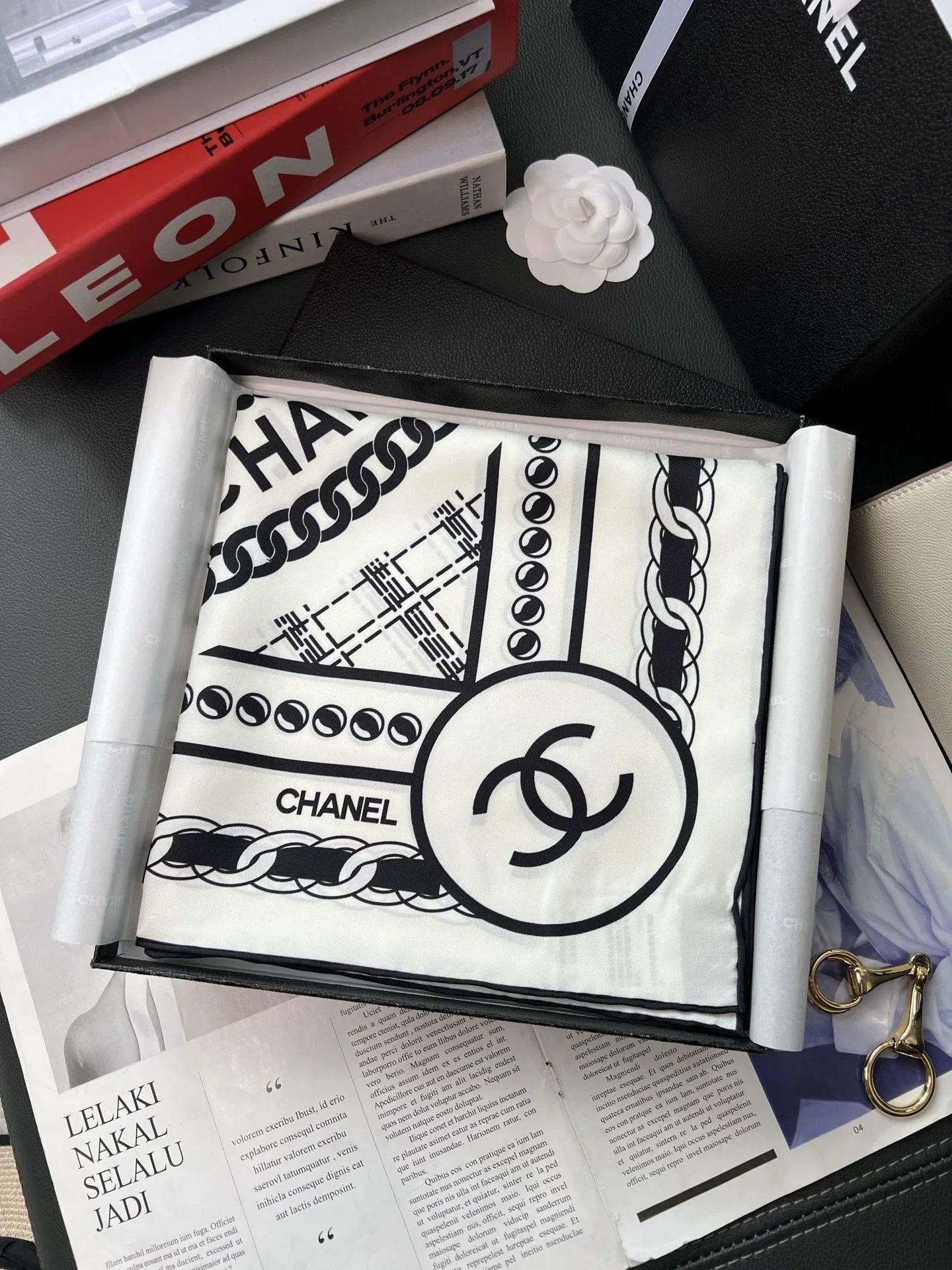 C 25 Black and White Cards Tessellations Scarves