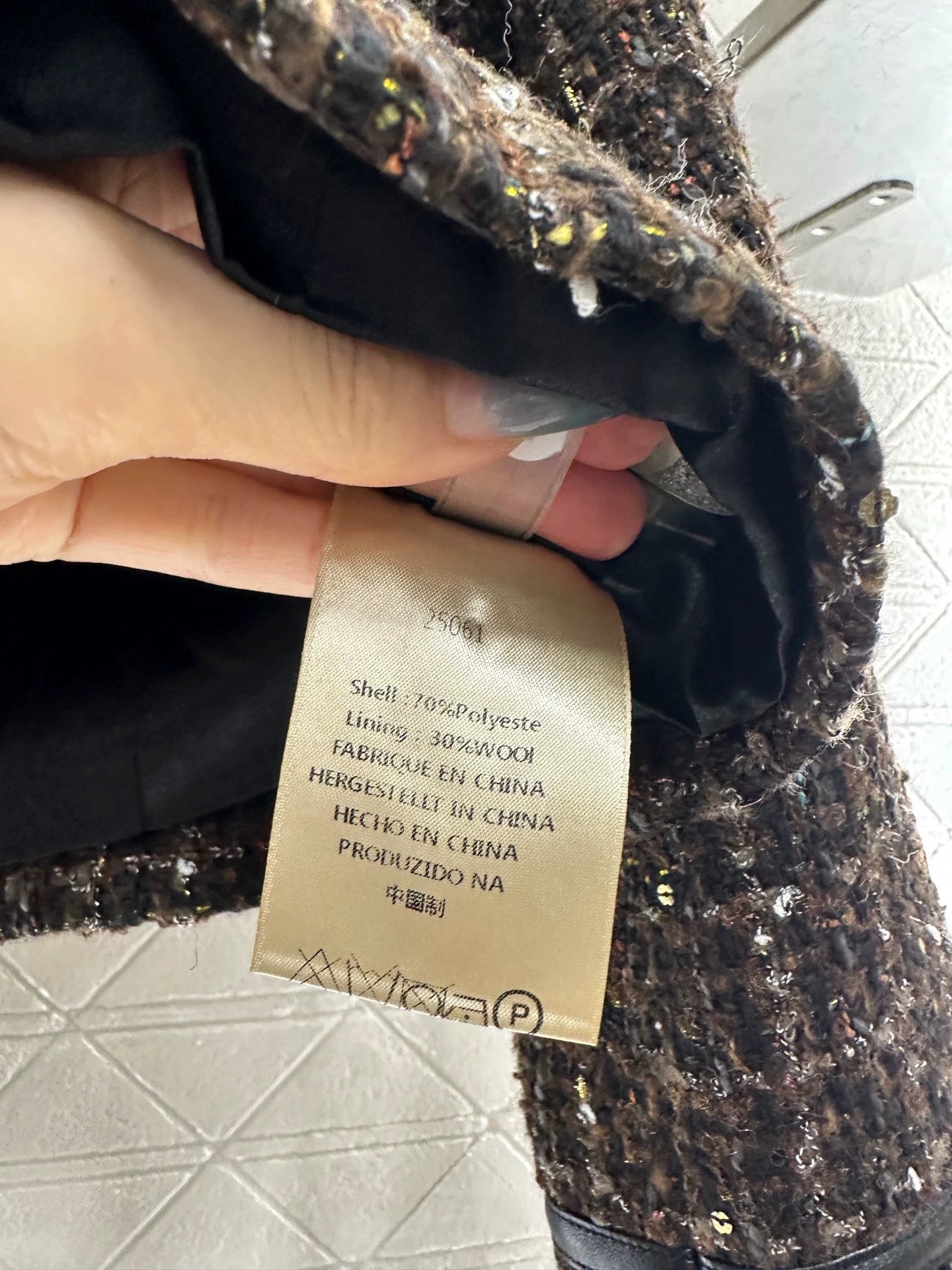 Leather collar splicing coarse woolen suit