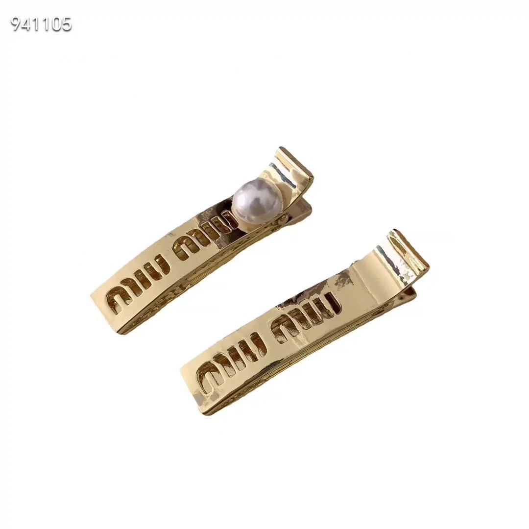 One character pearl letter hair clip