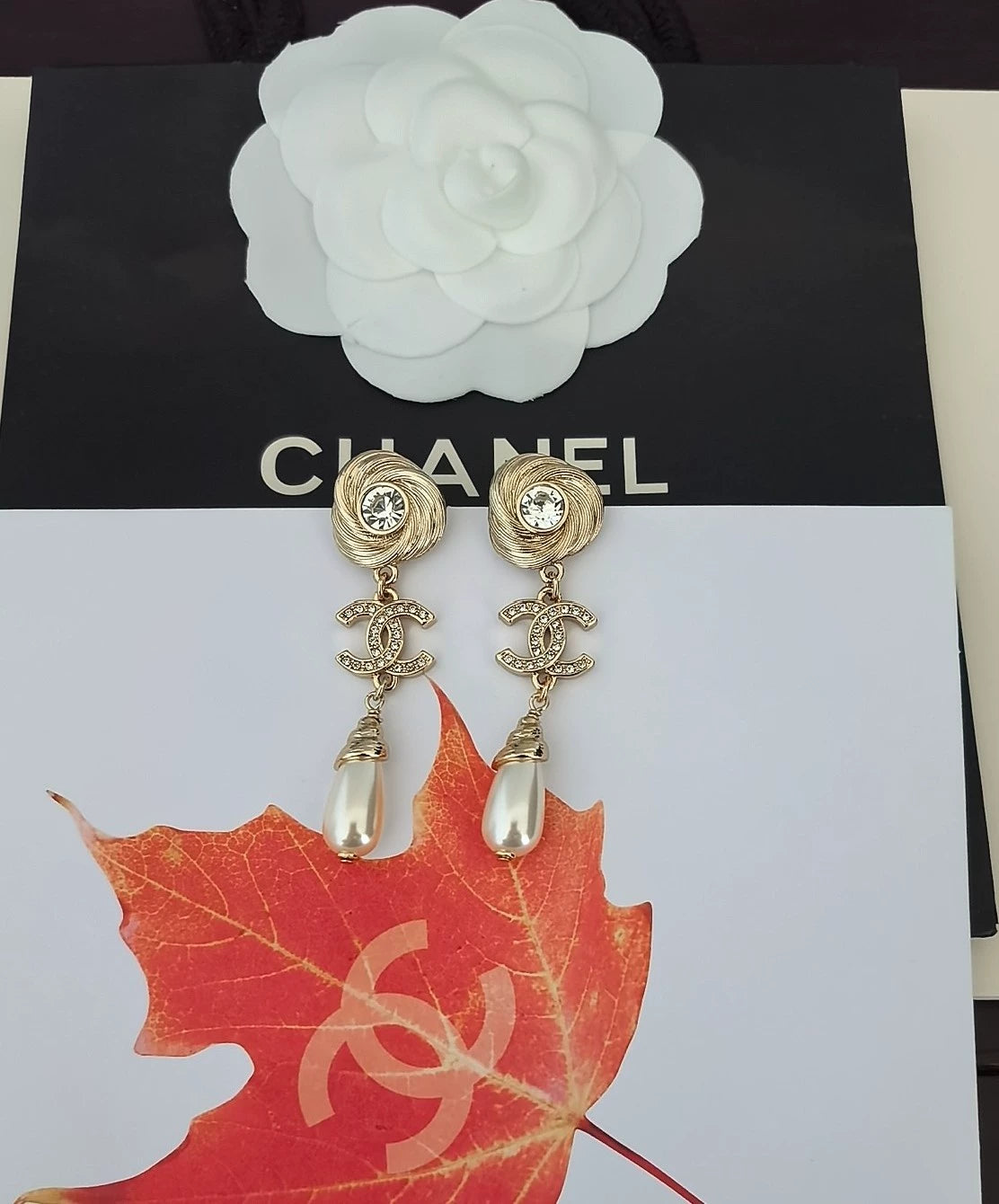 Double C pearl earrings