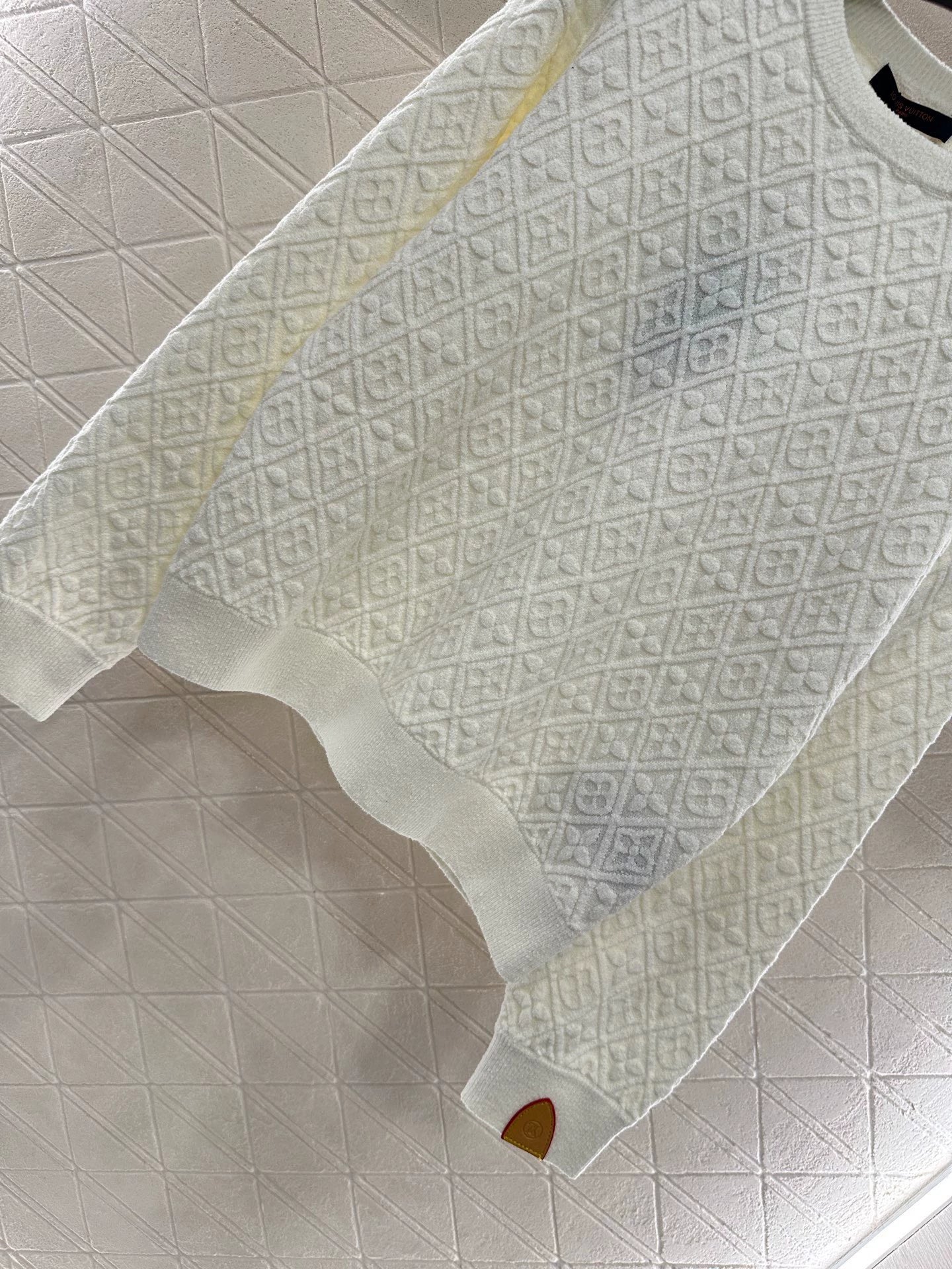 25 Sanhua diamond grid pullover sweater