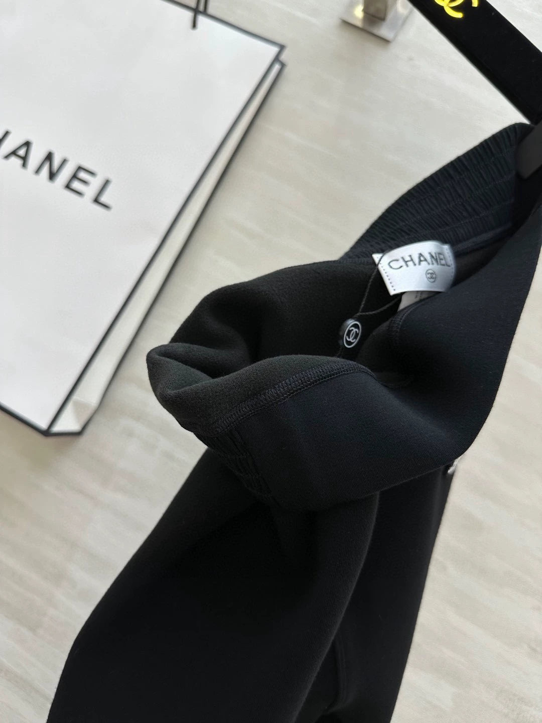 Wool heated one crotch nine quarter pants