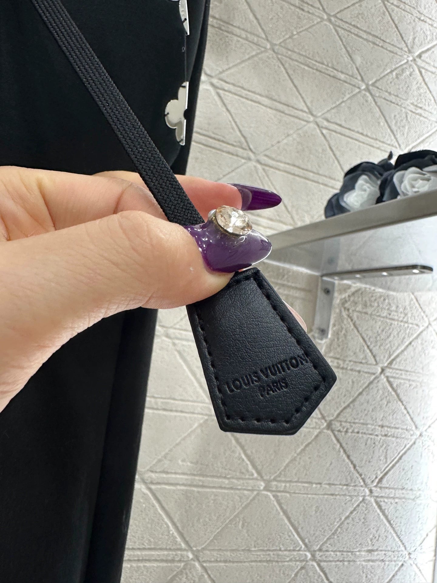 Hooded metal logo set