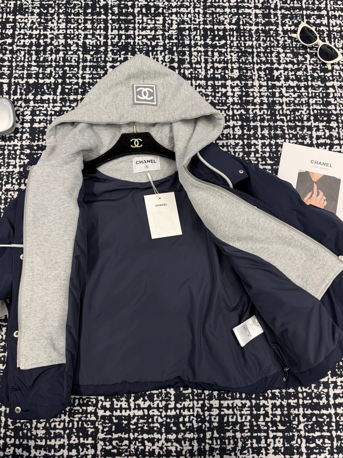 Fake two-piece spliced hoodie, hat, goose down suit