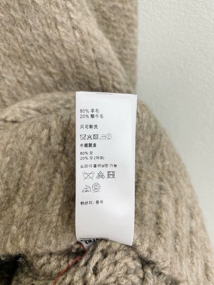 Pit striped hem sweater