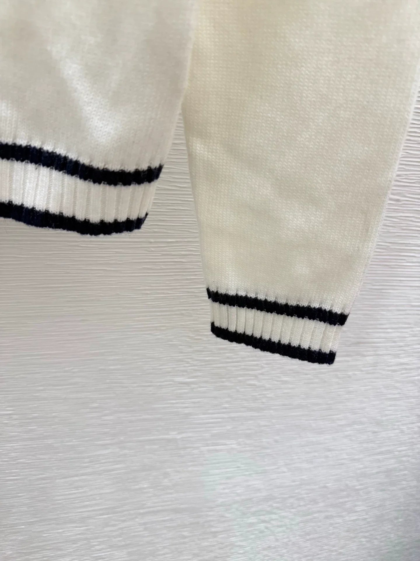 25fw Double C sweater