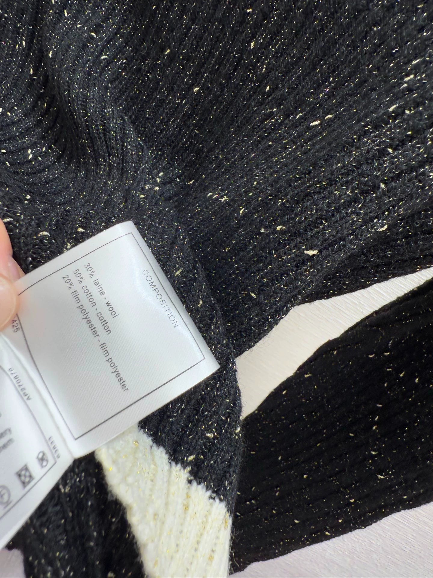 25fw Knitted long-sleeved sweater