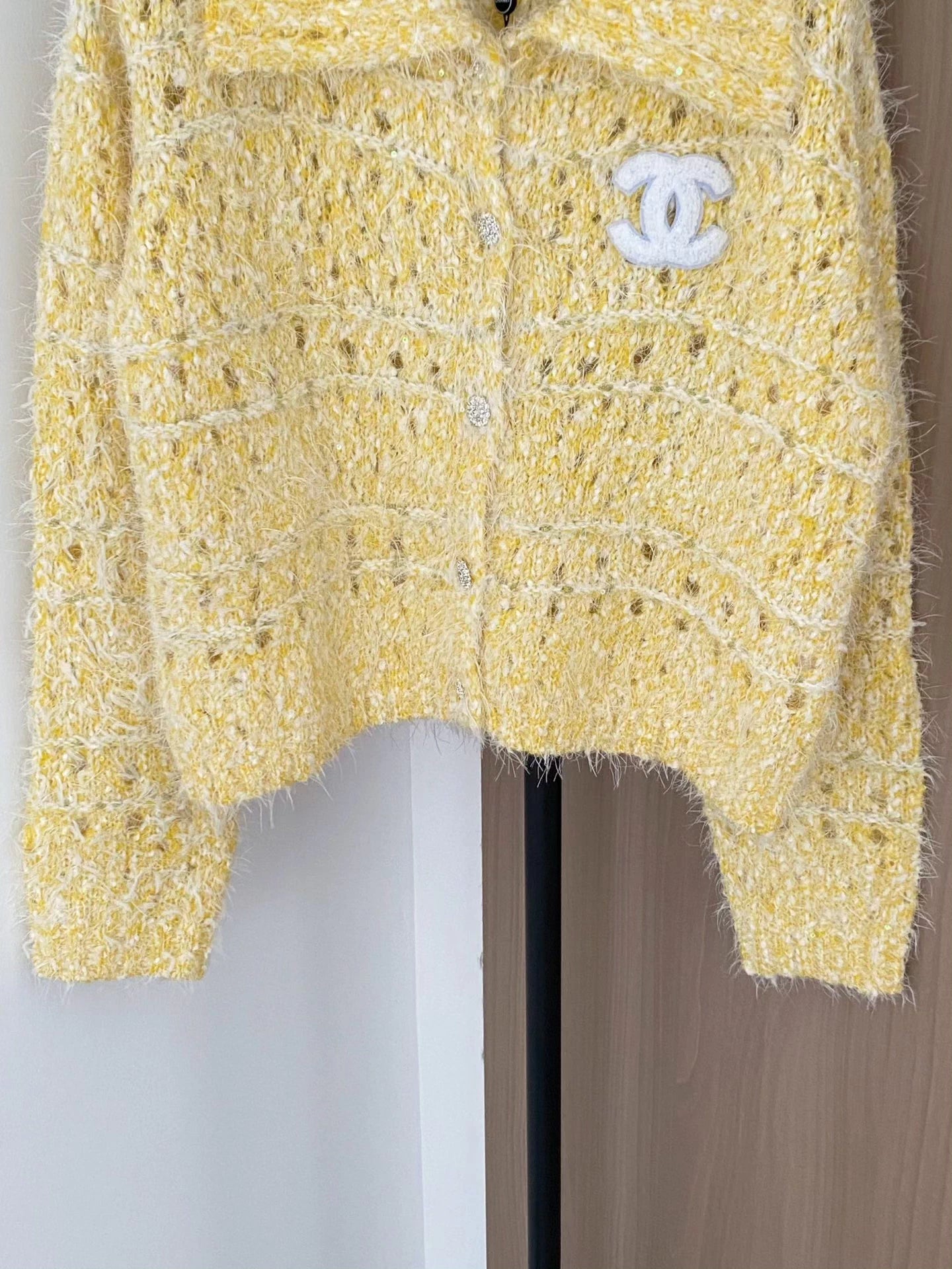 Logo hollowed out lapel cardigan