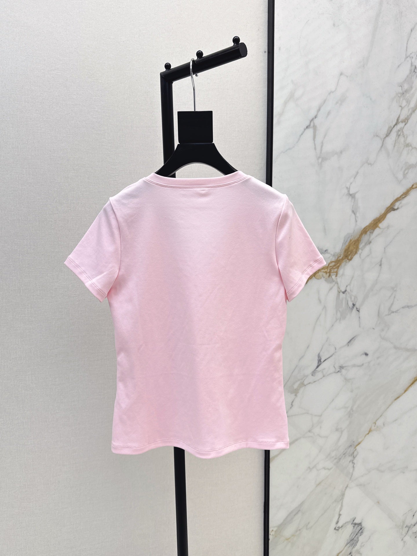 r 25ss V neck t-shirt