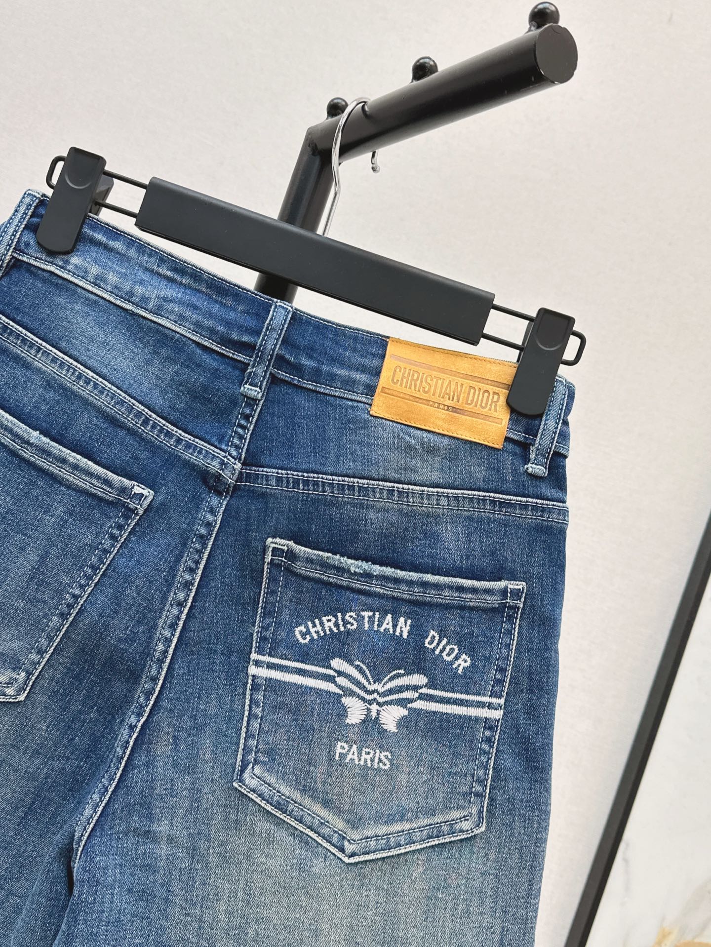 25ss embroidered short