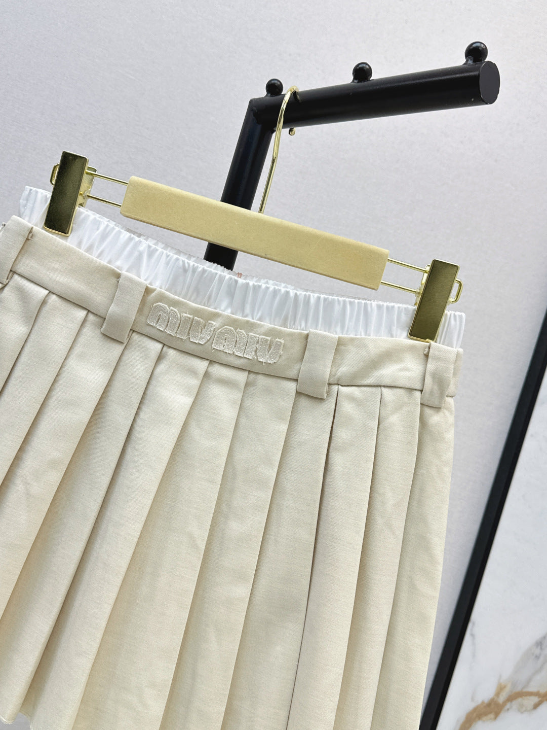 25ss pleated skirt