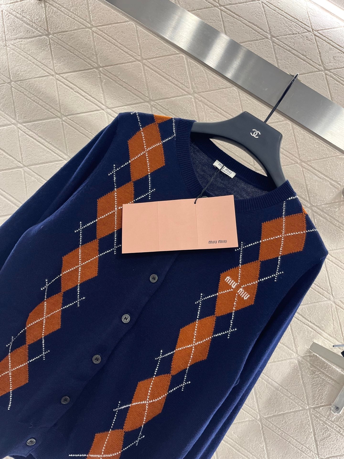 25 new product Diamond knitted cardigan