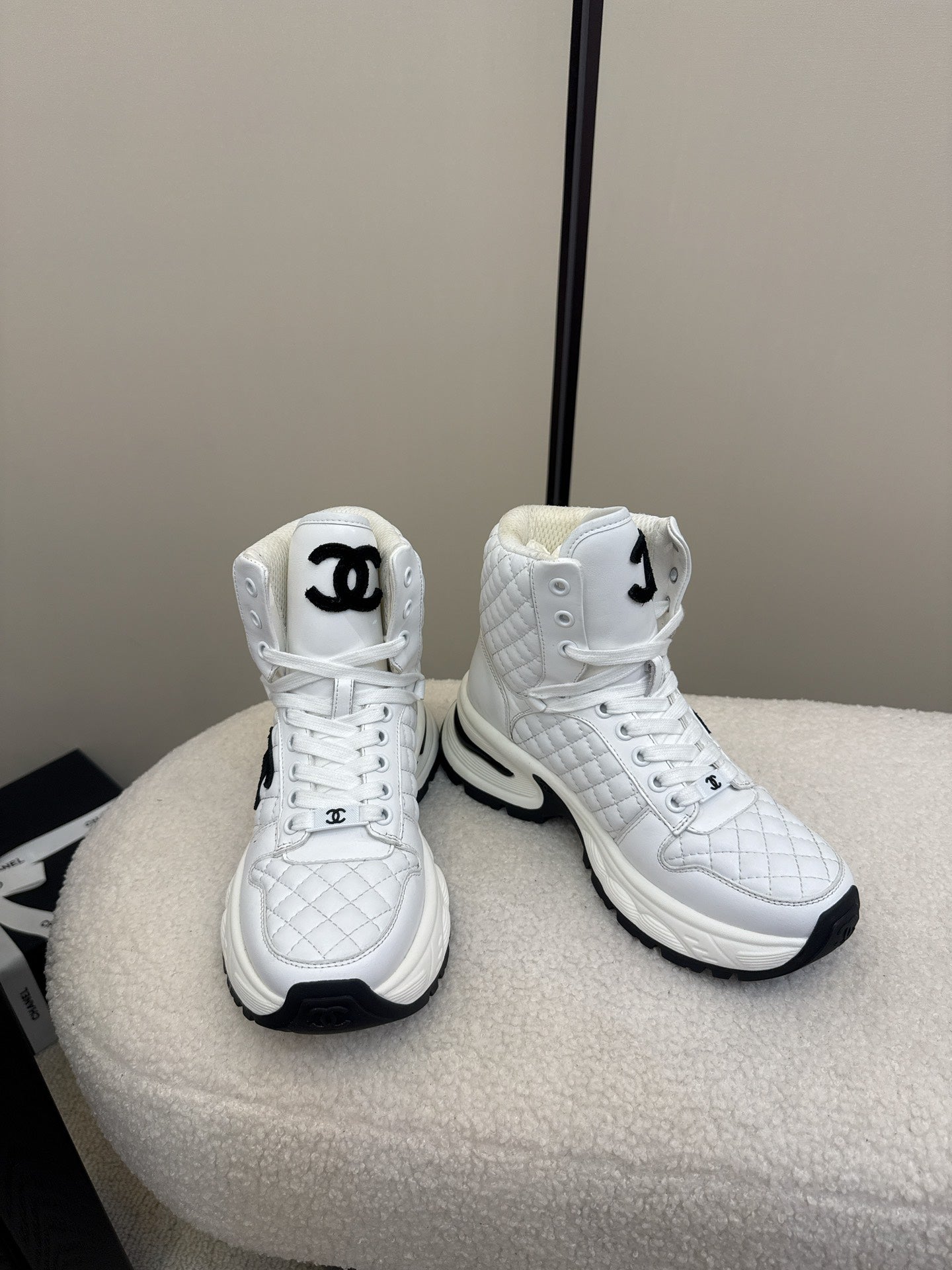 25 High top leather casual shoes(WHITE/BLACK)