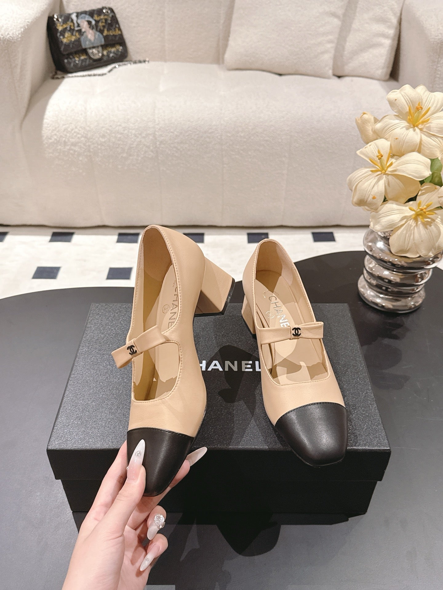 25B Bow Mary Jane Shoes