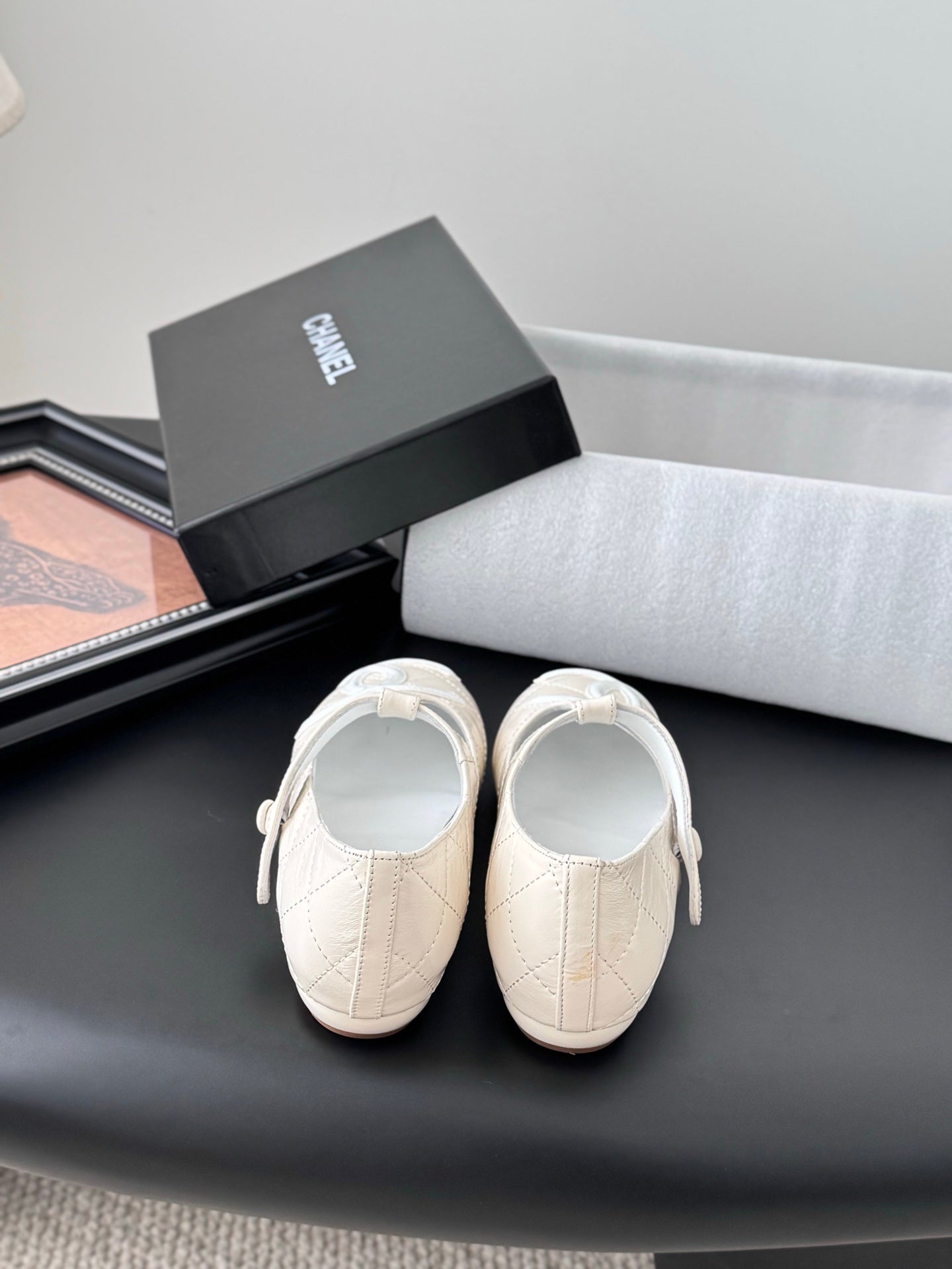 25 Vintage vintage series flat shoes