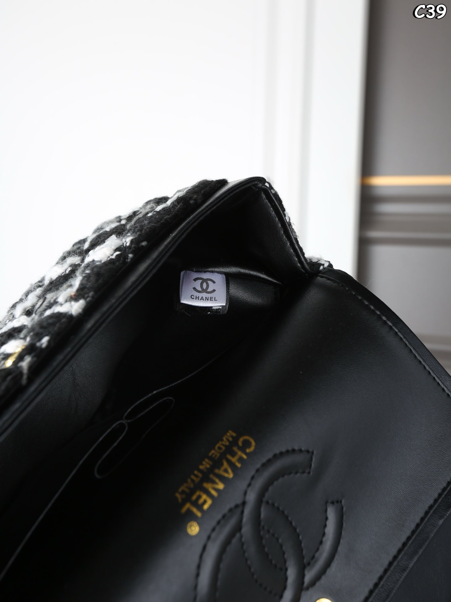 New tweed chain shoulder bag