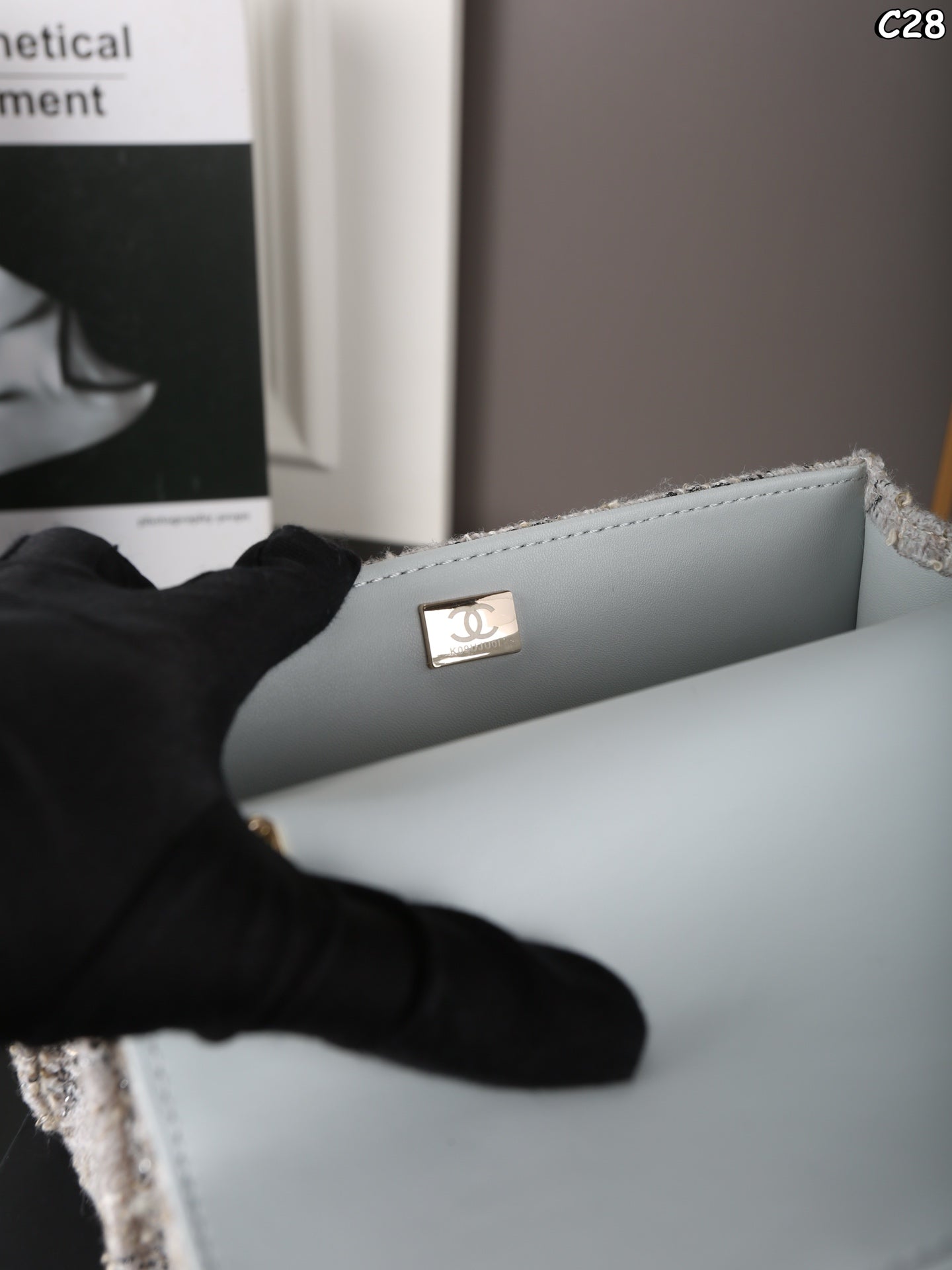 25 new mini woven tweed chain handbag