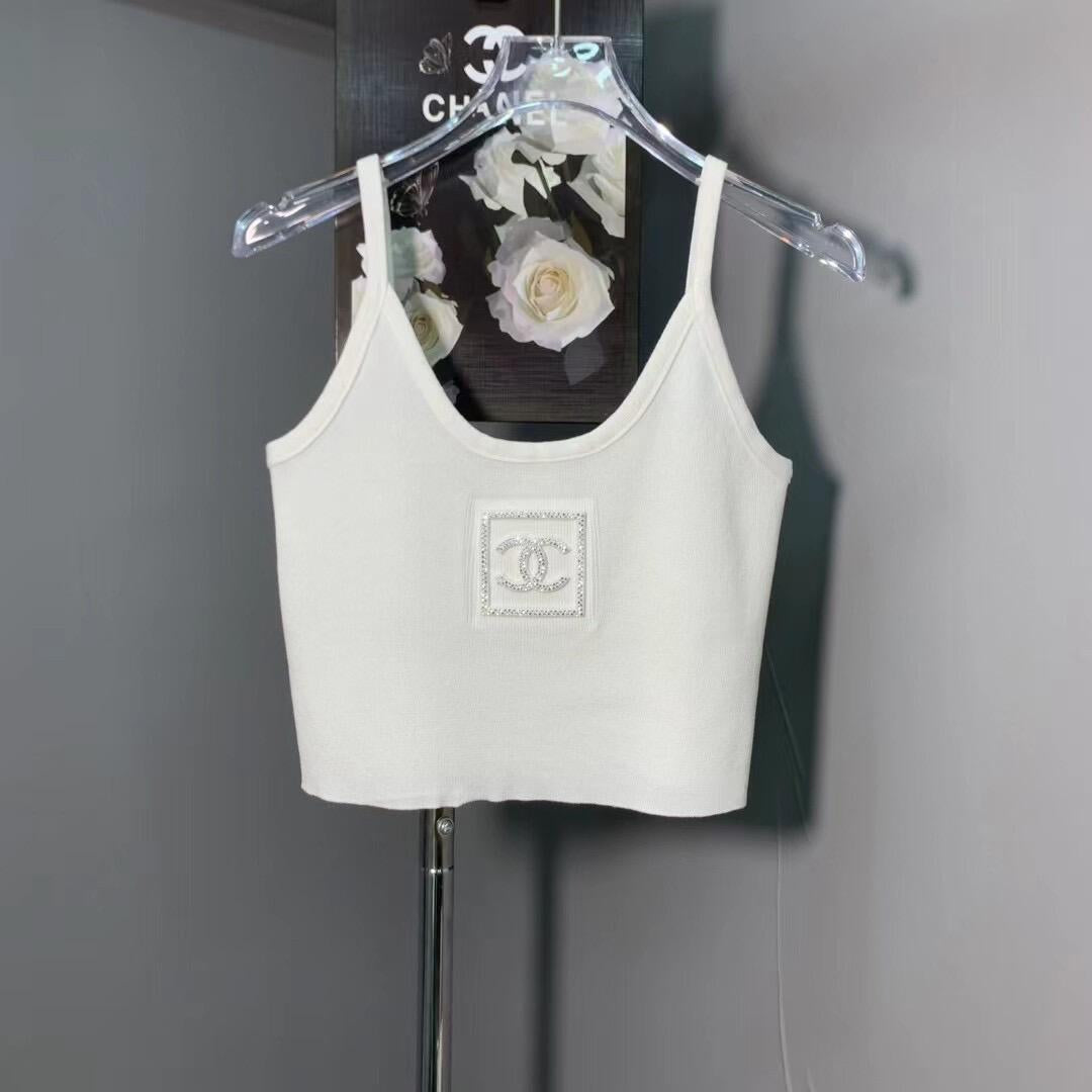 Three-dimensional embossed hot brick camisole