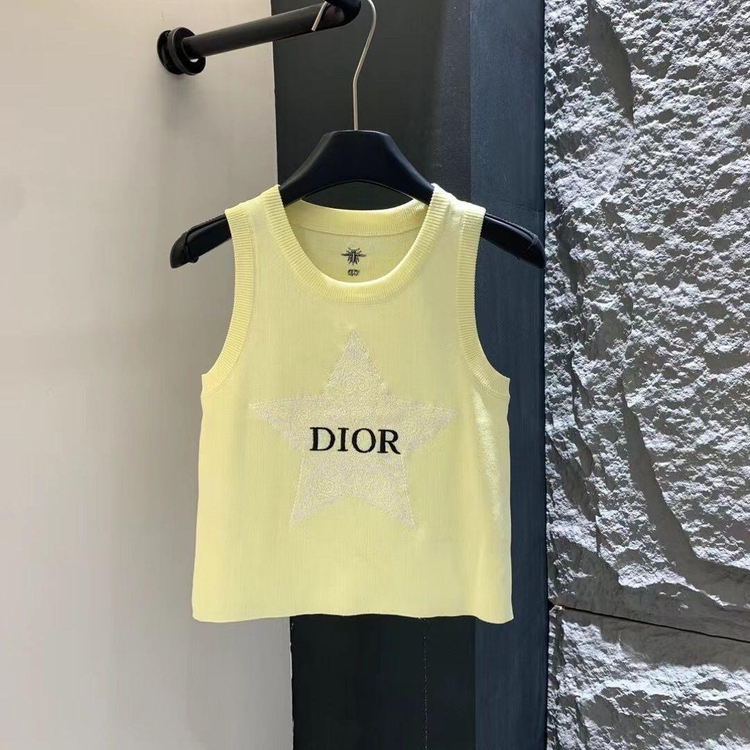 Five-pointed star knitted vest