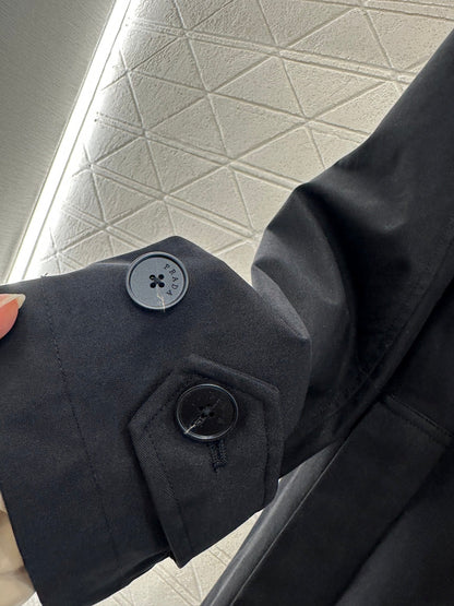 25fw Wear windbreakers on both sides