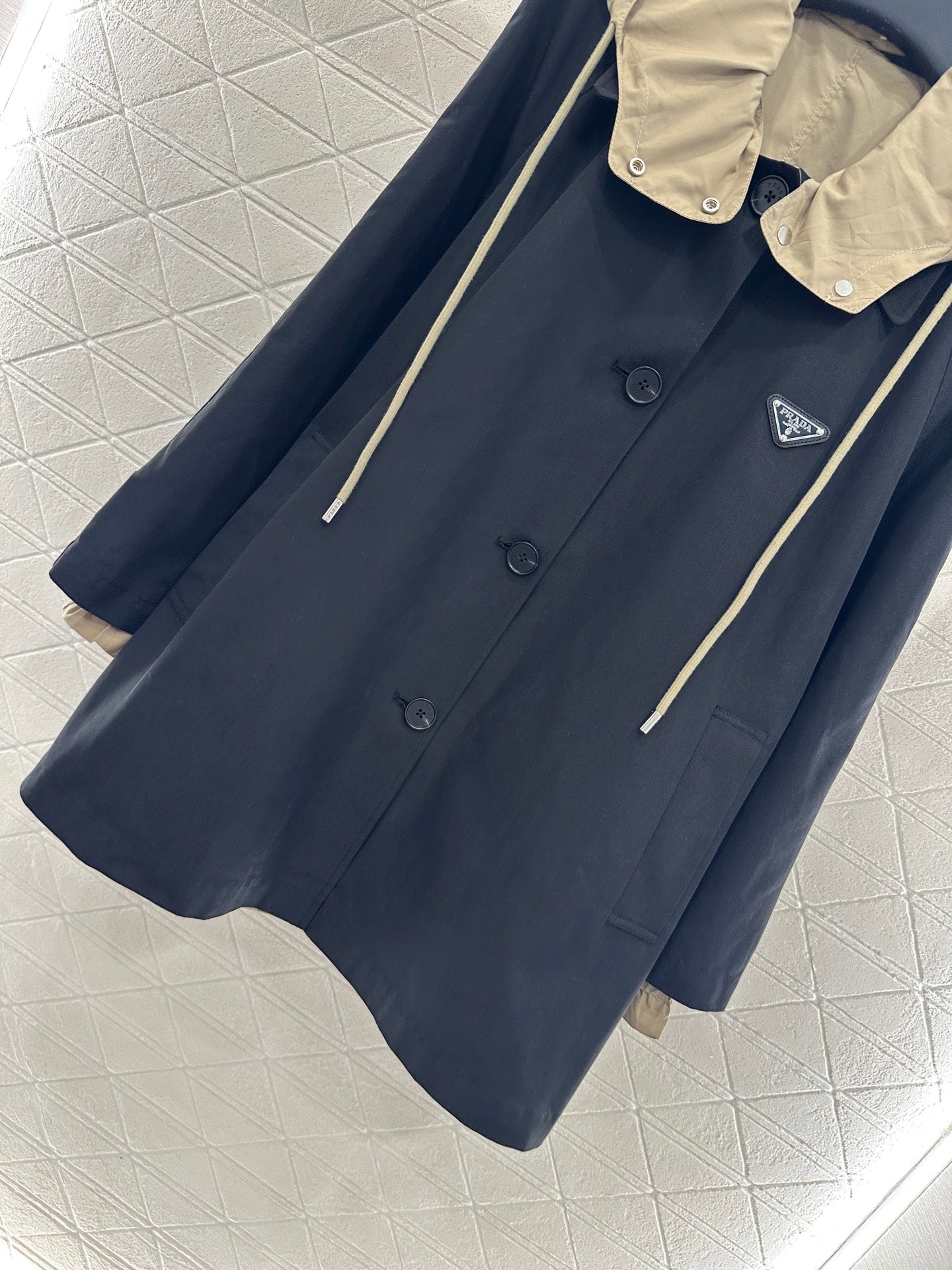 25fw Wear windbreakers on both sides