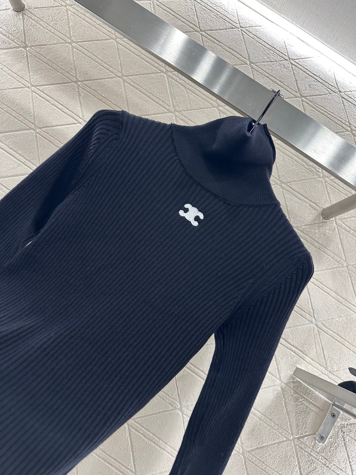 25fw Slim fit high neck base shirt