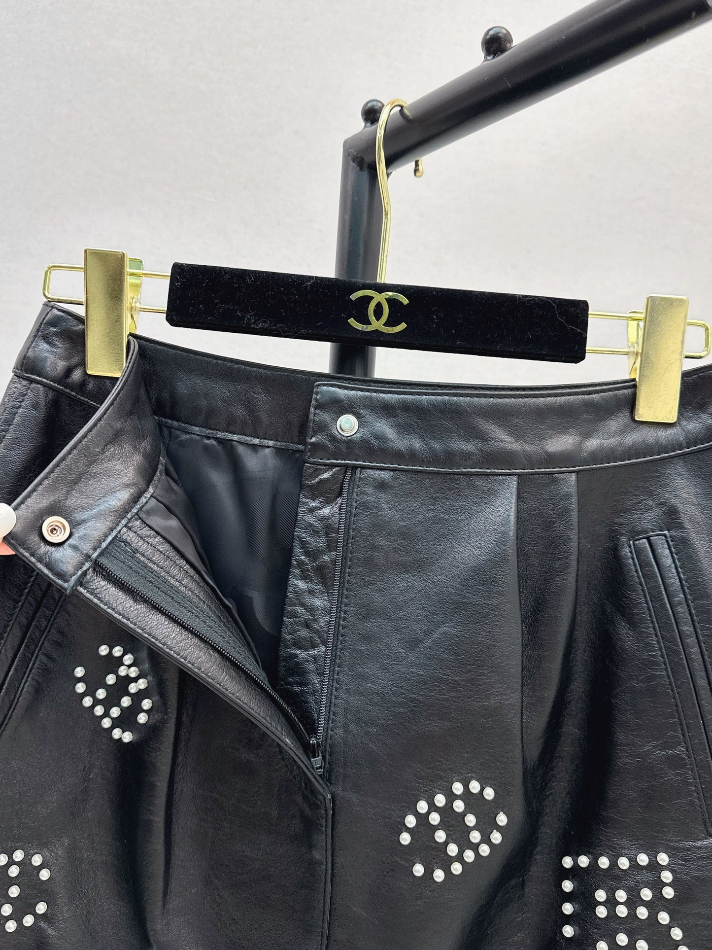 25fw Logo Bead Half Skirt