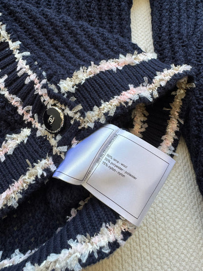 25fw Hollow knit long sleeved cardigan