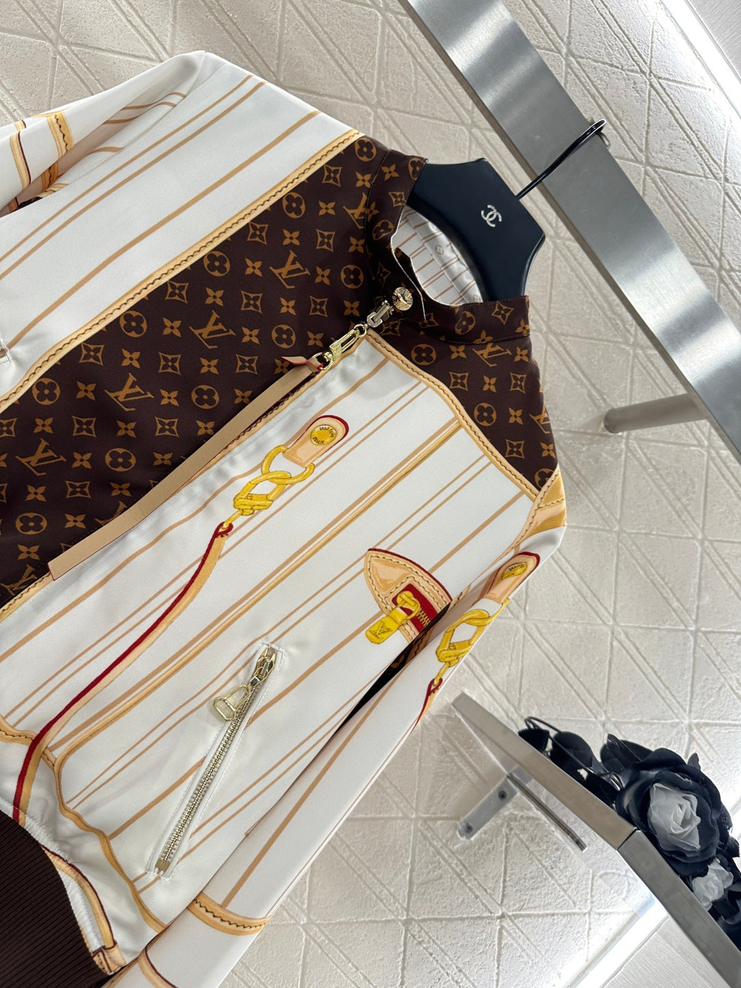 25fw Wear two standing collar jackets