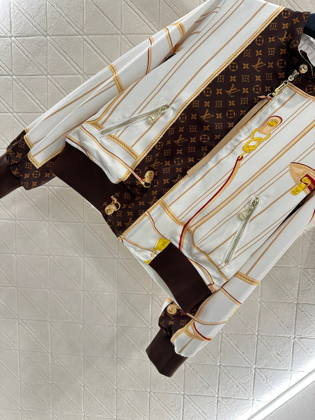 25fw Wear two standing collar jackets