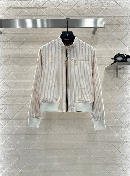 25fw Wear two standing collar jackets