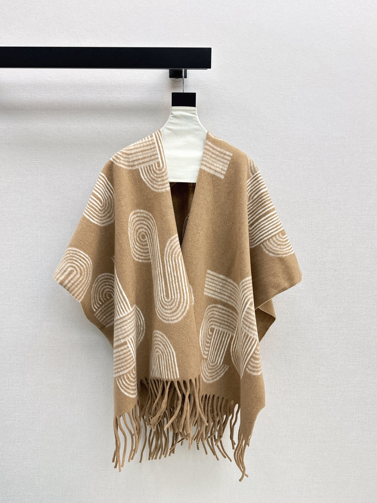 25fw Knitted cloak, shawl jacket