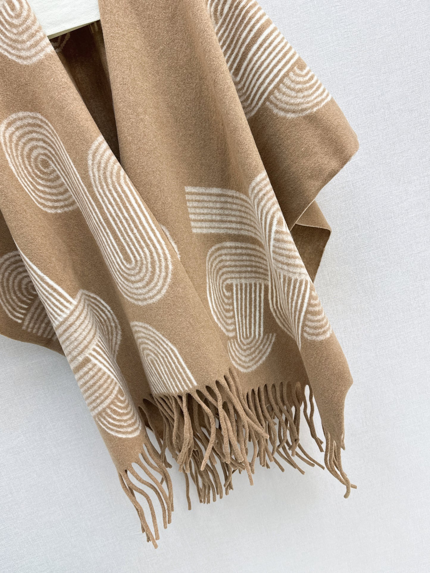 25fw Knitted cloak, shawl jacket