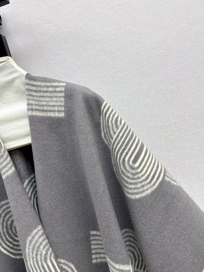 25fw Knitted cloak, shawl jacket