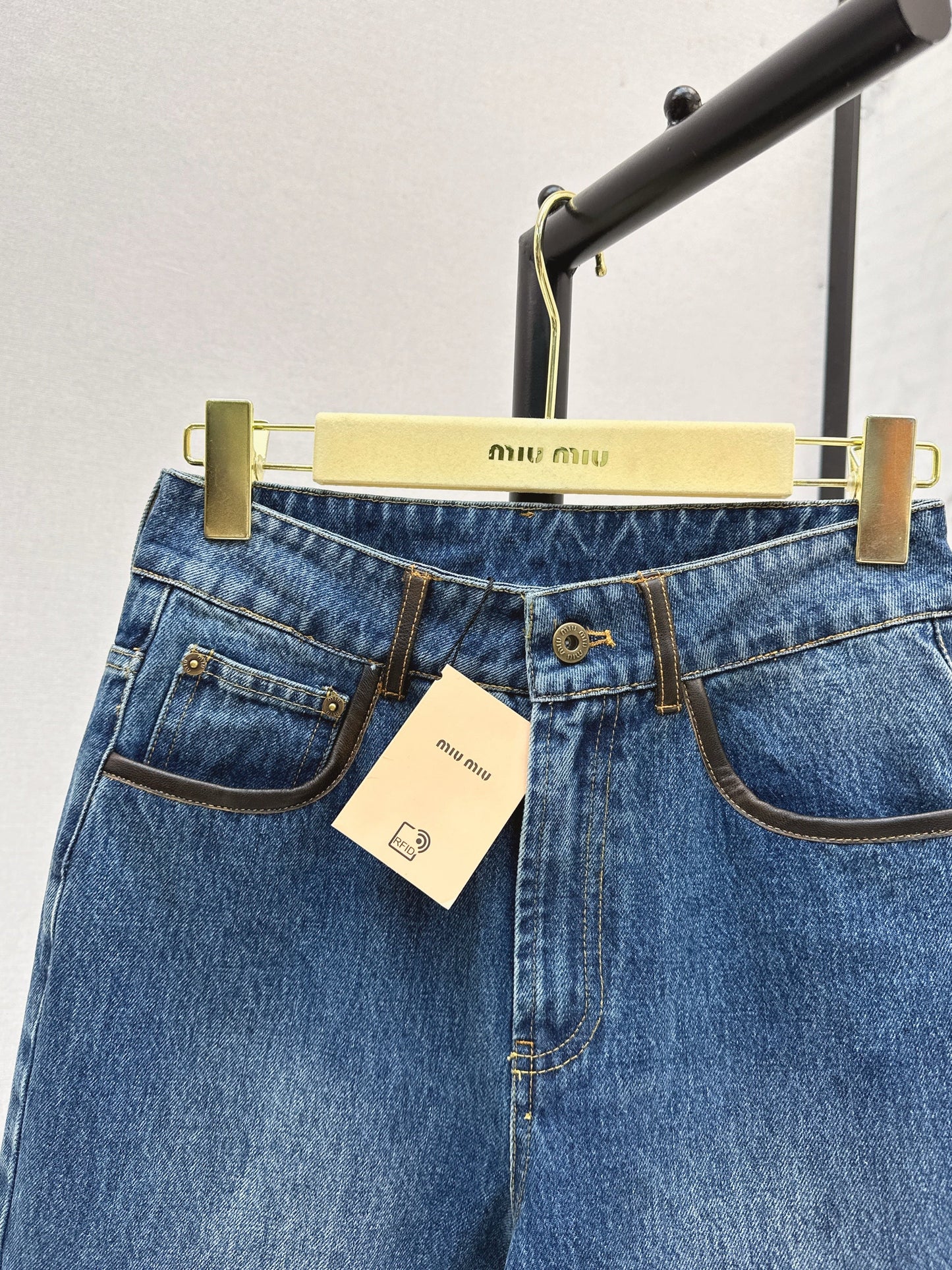 25fw Contrasting jeans