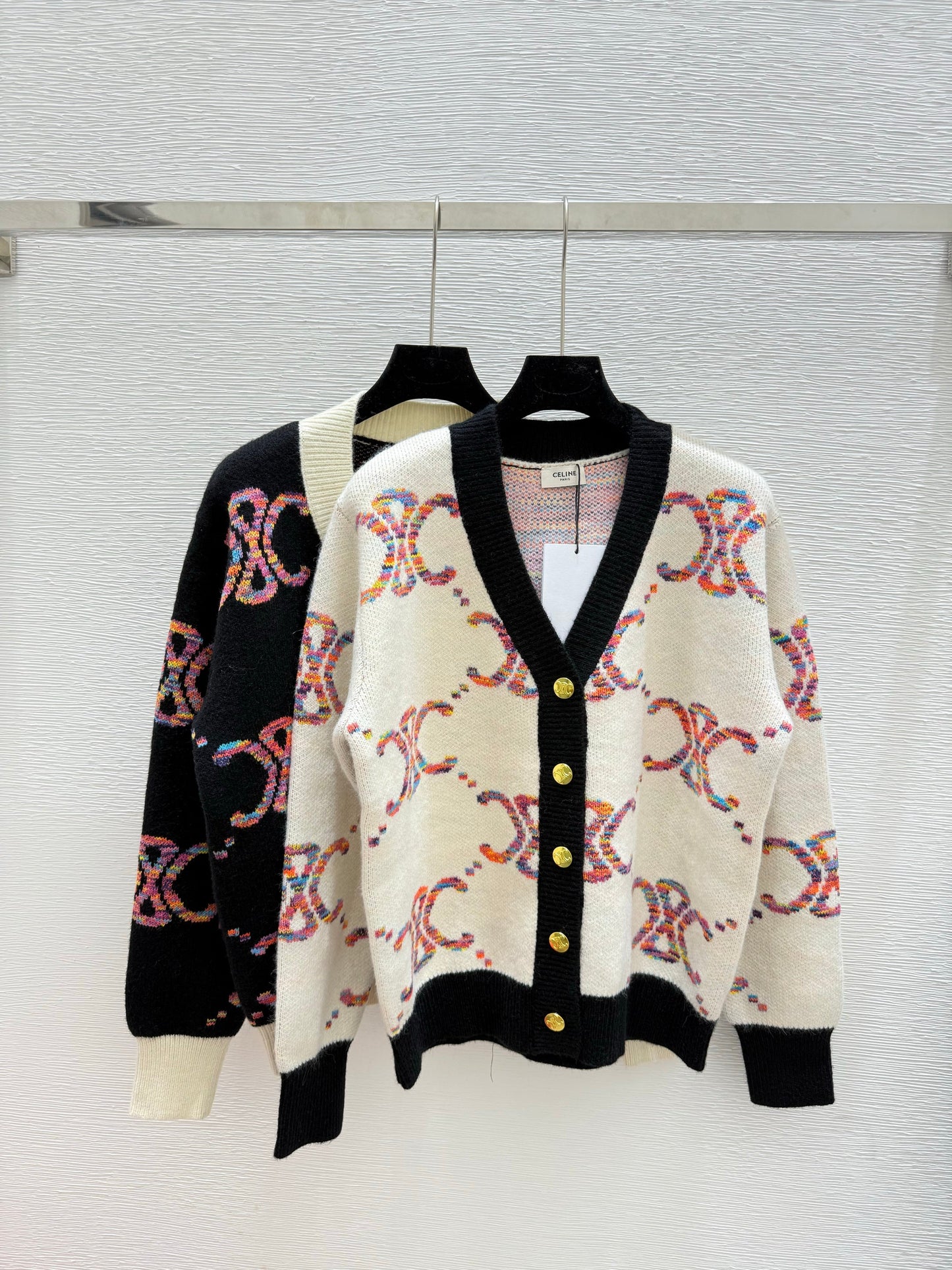 25fw V-neck cardigan